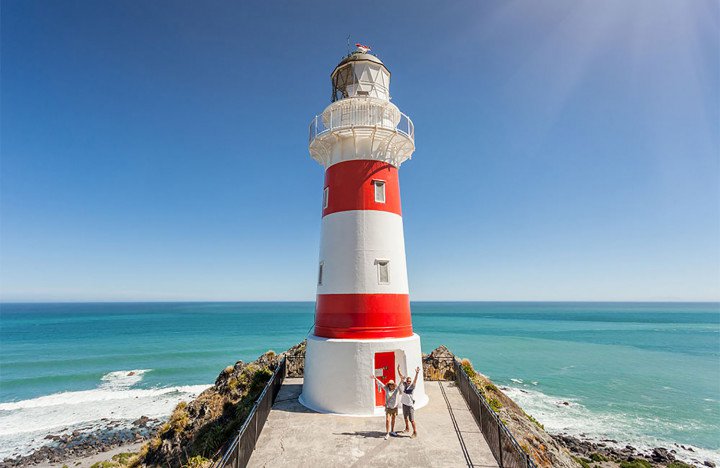 Cape-Palliser-lighthouse__FocusFillWzcyMCw0NjgsInkiLDZd.jpg